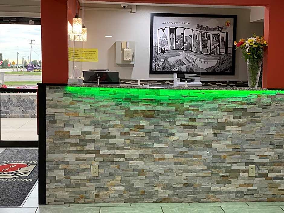 Super 8 by Wyndham Moberly MO