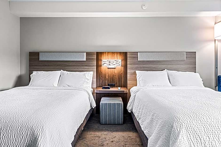 Holiday Inn Express Carneys Point New Jersey Turnpike Exit 1 By IHG