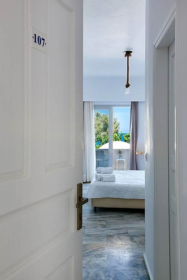 Memories Beach Hotel