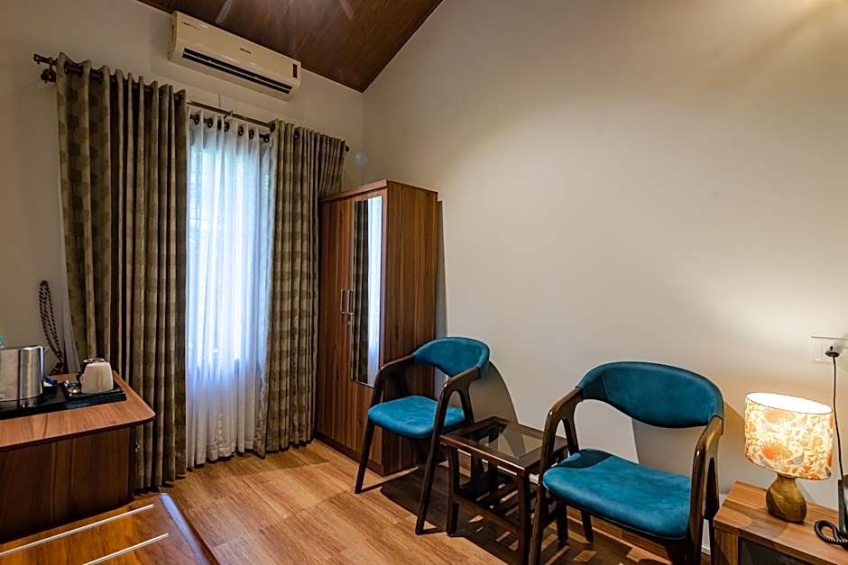 Shanthi Kunnj Riverside Exotica