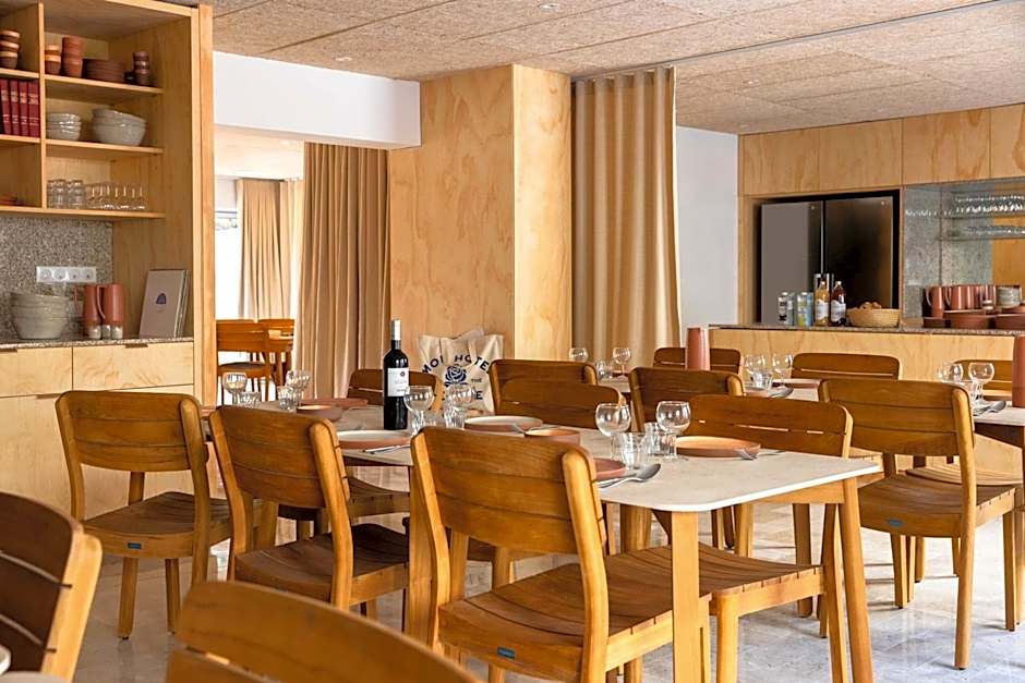 MOB HOTEL Cannes