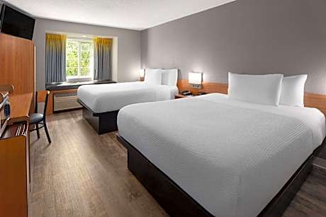 Queen Room with Two Queen Beds - Non-Smoking