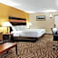 La Quinta Inn & Suites by Wyndham Sandusky