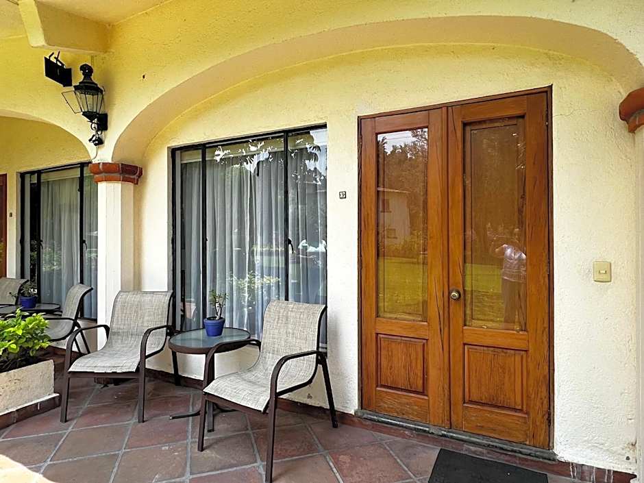 Casa Bugambilia, Un Pequeño Hotel en Tepoztlán