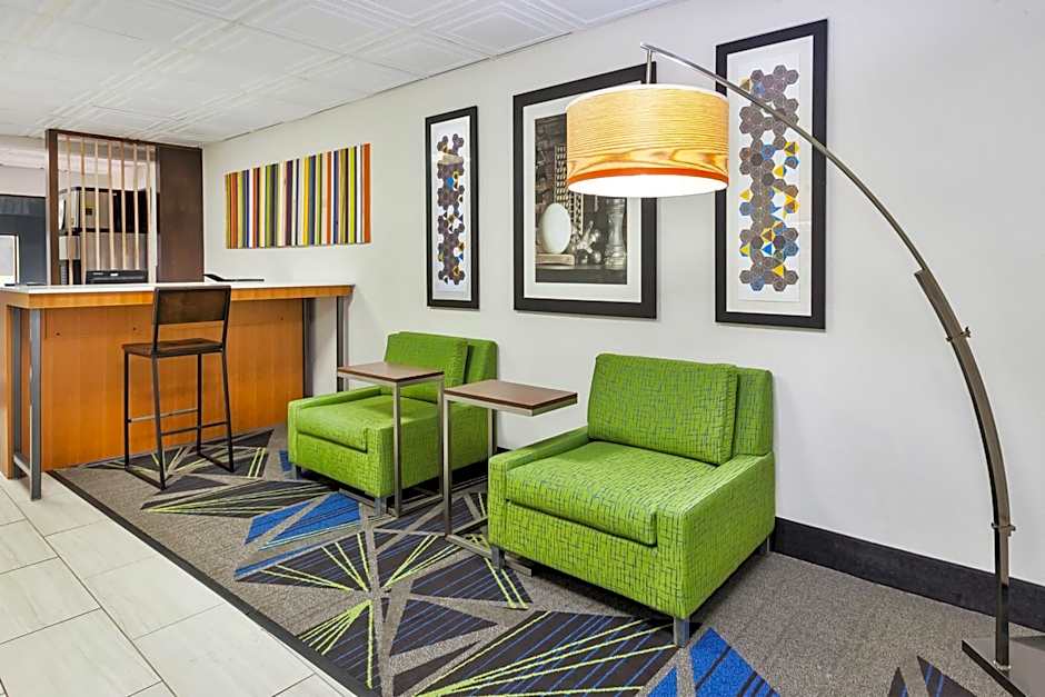 Holiday Inn Express and Suites Three Rivers By IHG