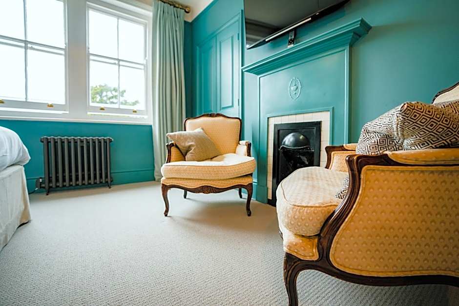 Purchases Restaurant & Accommodation