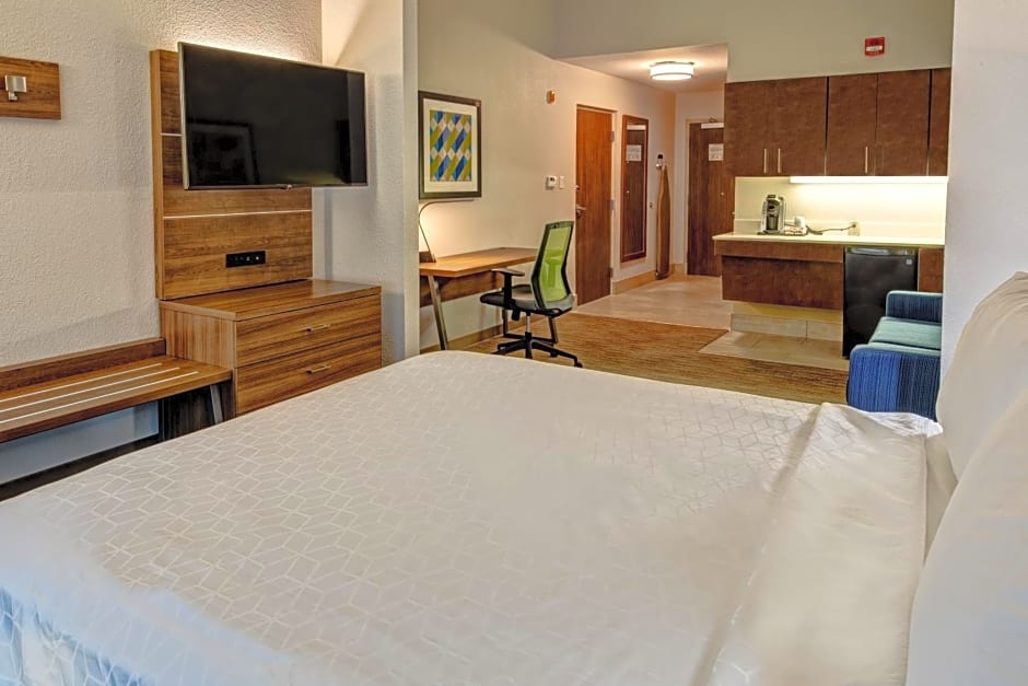 Holiday Inn Express Hotel & Suites Memphis Southwind, an IHG Hotel