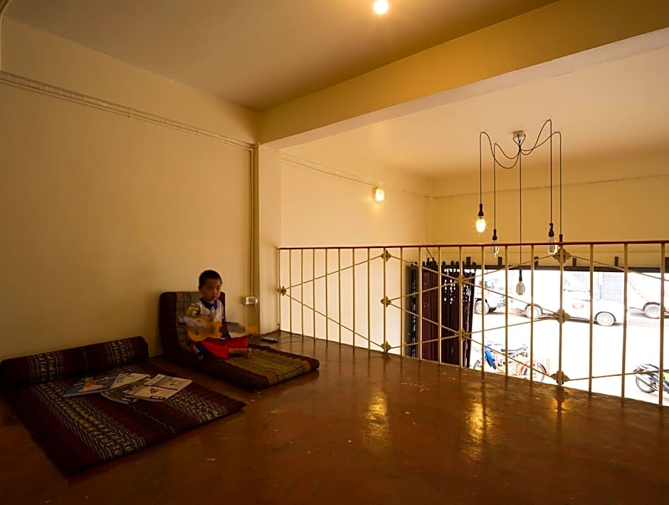 Oldie and Sleepy Hostel