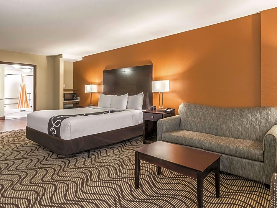 La Quinta Inn & Suites by Wyndham Knoxville Central Papermill