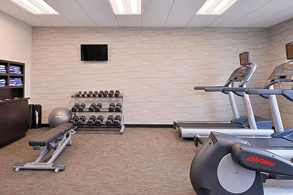 Courtyard by Marriott Toledo North