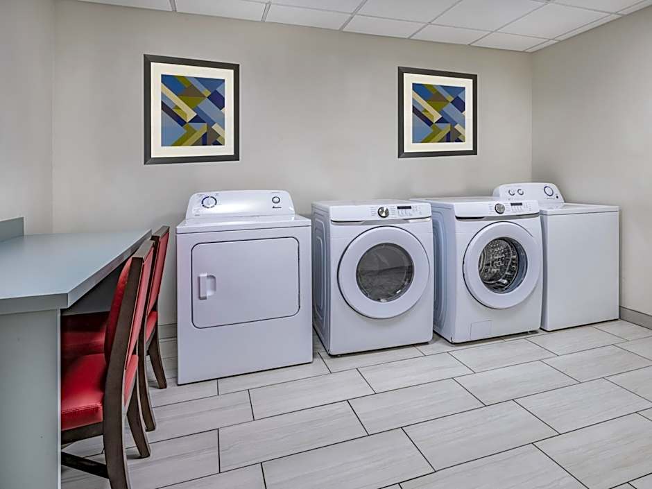 Holiday Inn Express And Suites Ruskin By IHG