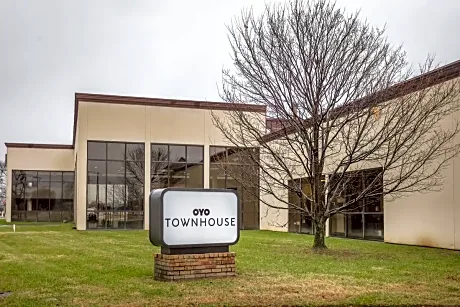 OYO Townhouse Owensboro West