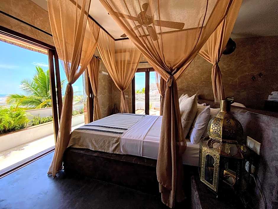 Joya' Beach Suites & Villa