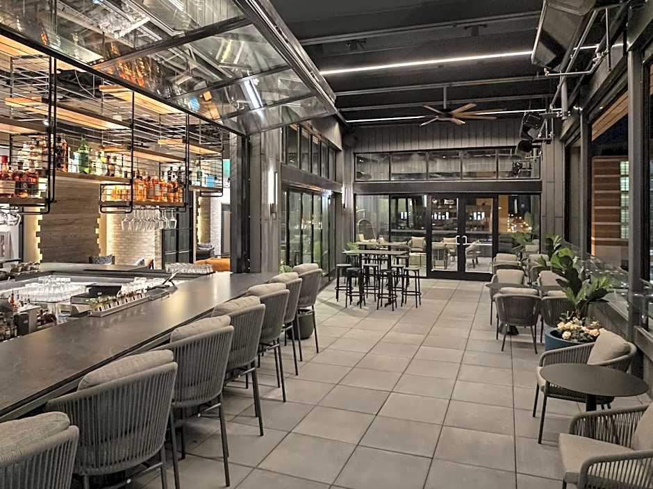 AC Hotel by Marriott St. Louis Clayton