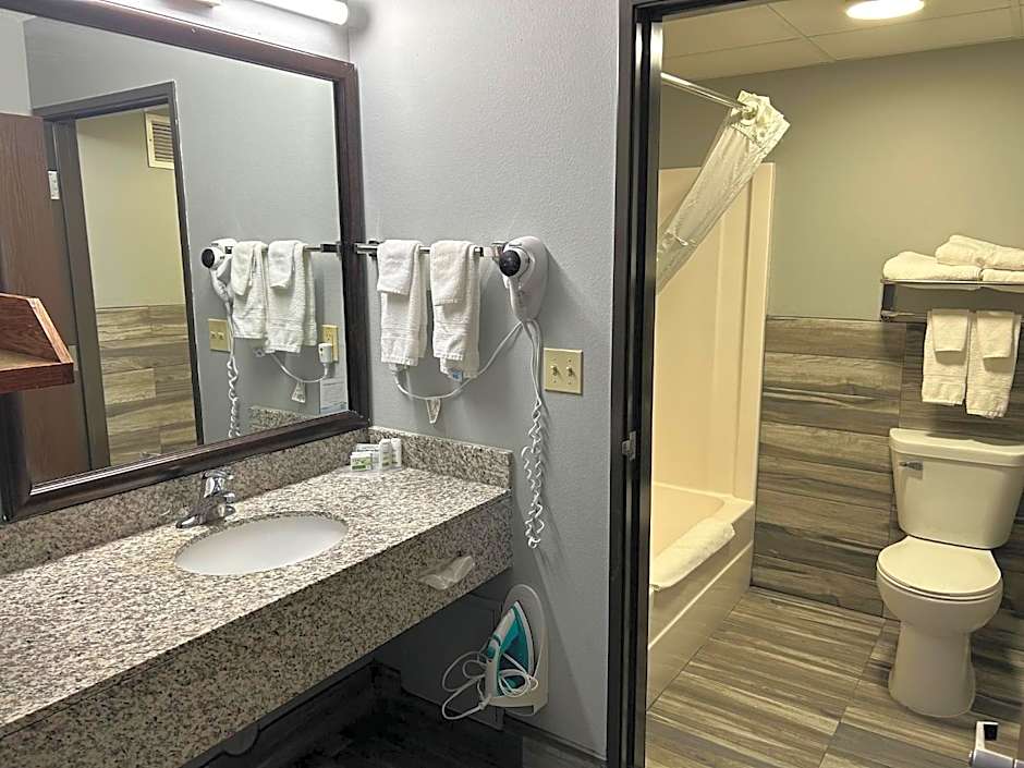 AmericInn by Wyndham Ottumwa