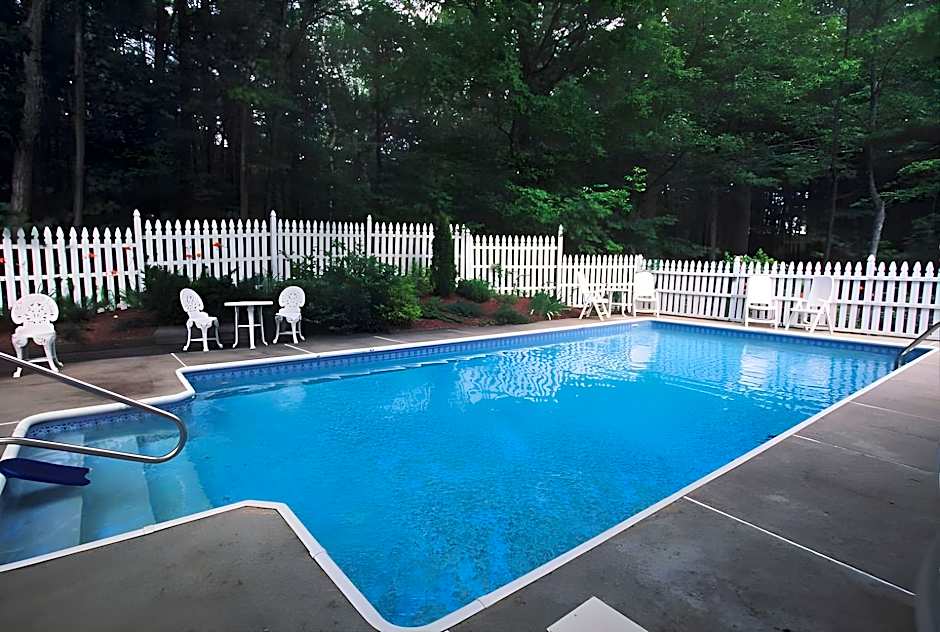 Red Elephant Inn Bed And Breakfast