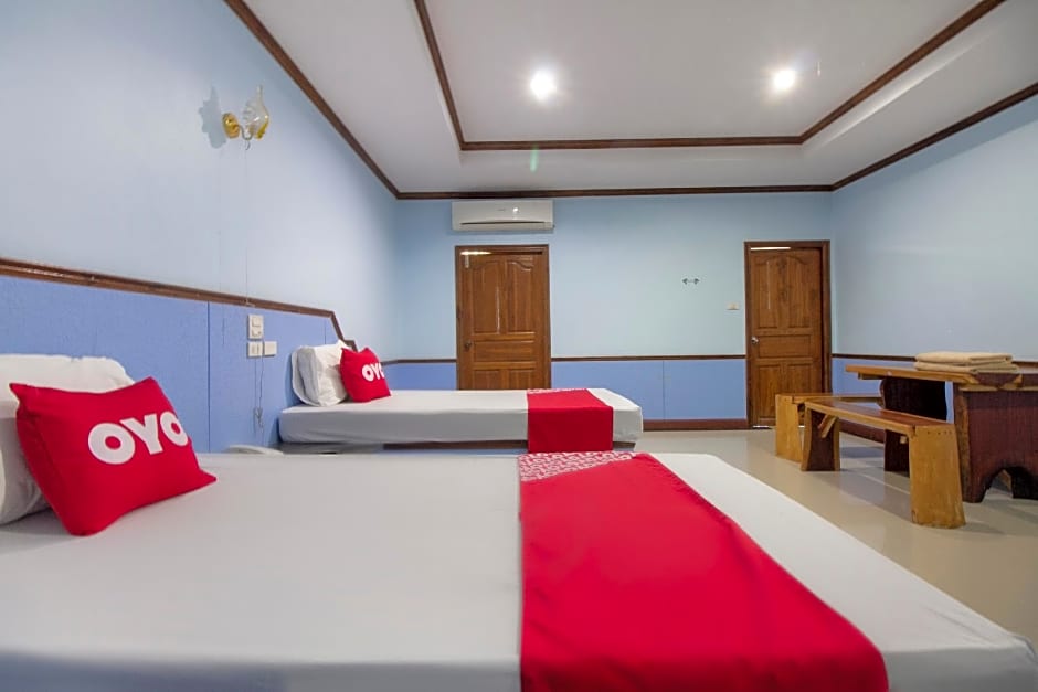 OYO 75334 Train Hotel