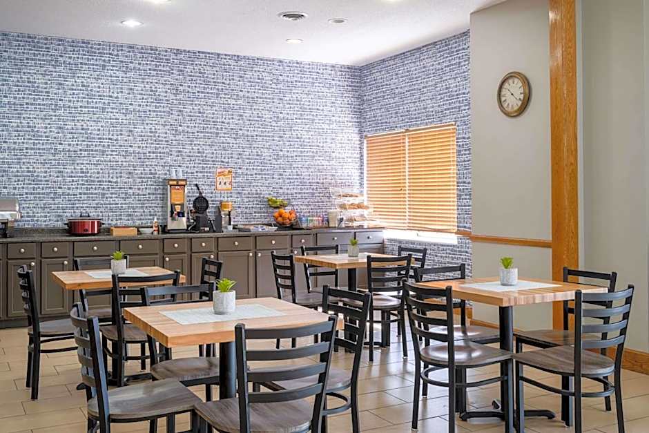 AmericInn by Wyndham Cedar Rapids North