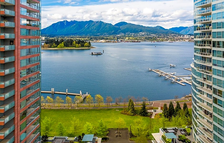 Pinnacle Hotel Harbourfront