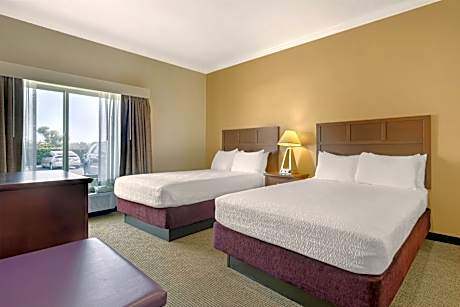 Suite with Two Queen Beds and Kitchen - Non-Smoking