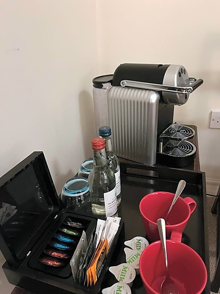 Cat and Custard Pot Inn