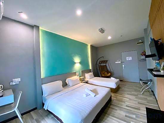 ang lee holiday stay