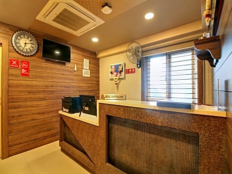 OYO 8480 A2B Electronic City