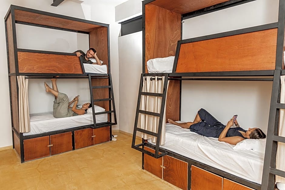 Caleta Hostel
