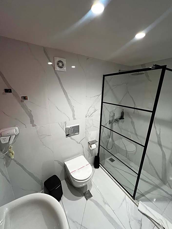 Elina Hotel Apartments