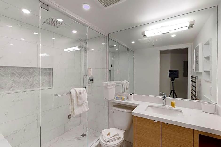 Ski inSki out - Steam shower - Roof top Hot tub- Air Conditioning