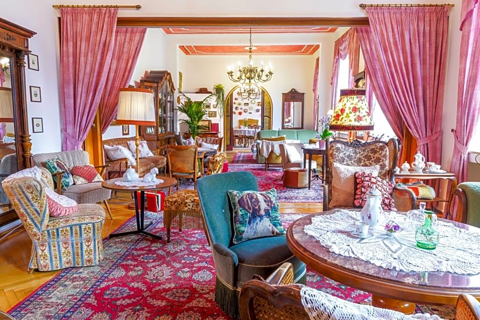 Tante ALMA's Kölner Hotel