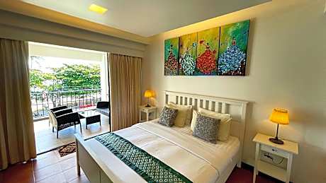 2 Bedroom Sea View Suite Kitchen