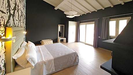 Junior Suite with Pool View