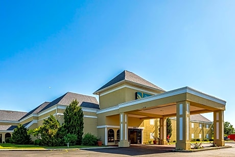 Quality Inn & Suites Coldwater near I-69