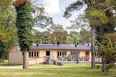 Holiday Home - Limited Sea View