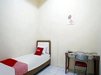 Hotel O Kost Ketapang Syariah