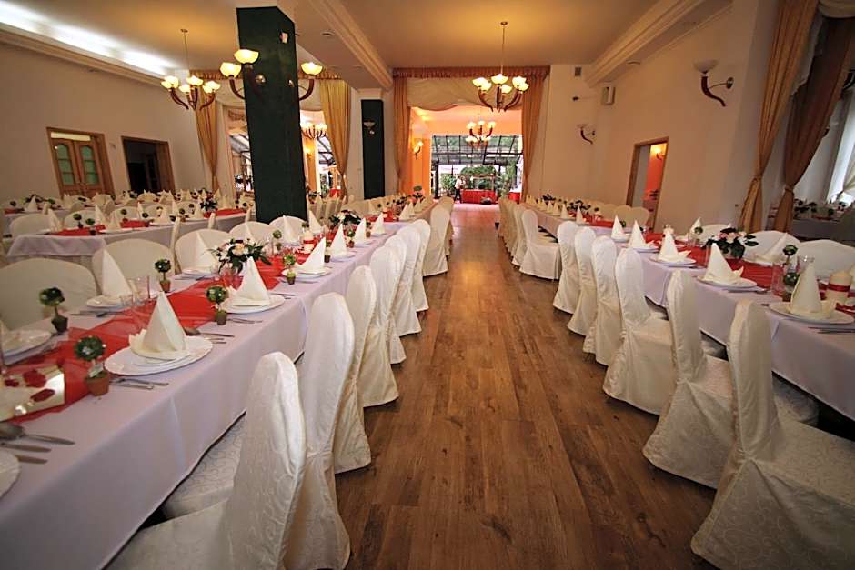 Okulski Grand Rozewie Pokoje i Apartamenty