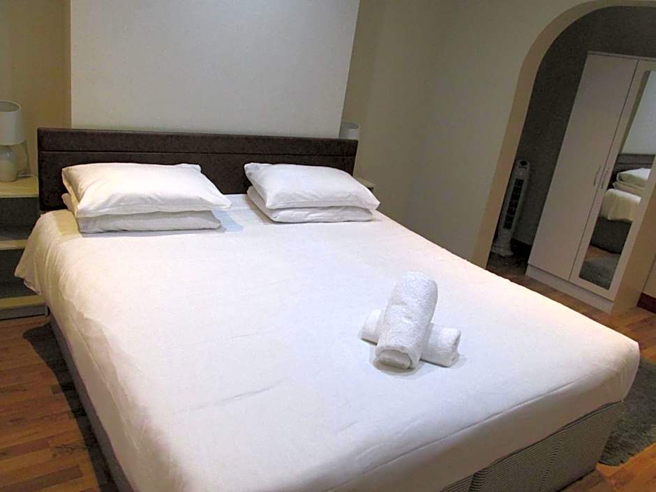 Rooms at The Ritz Complex