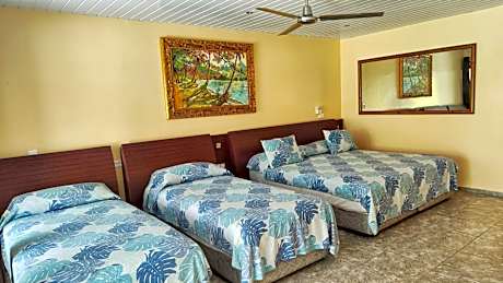 Family Bungalow with Garden View