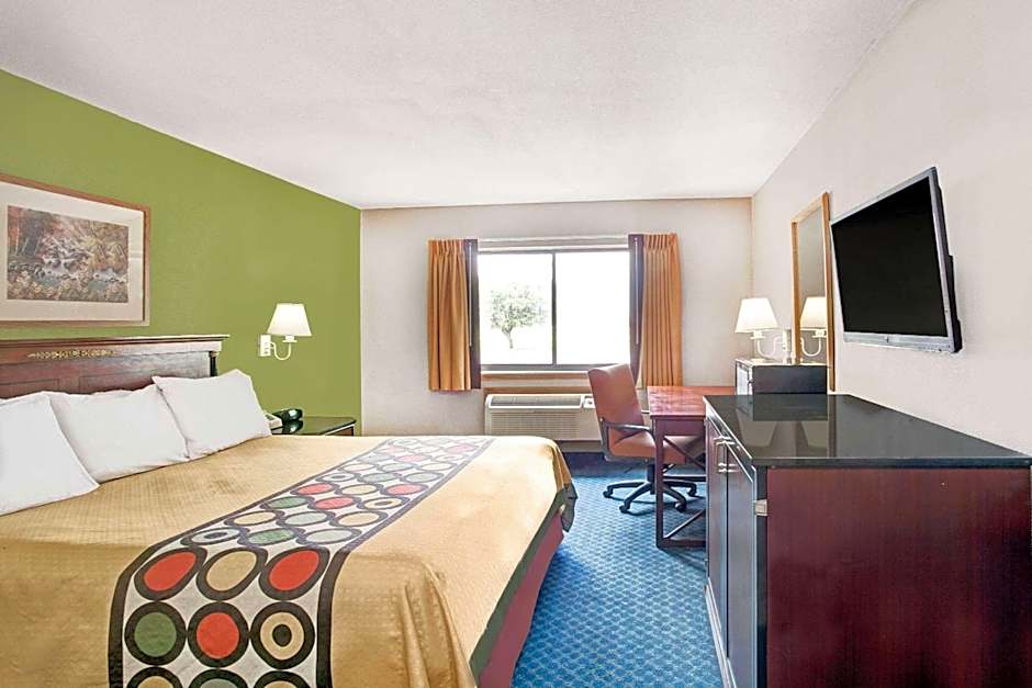 Super 8 by Wyndham West Memphis