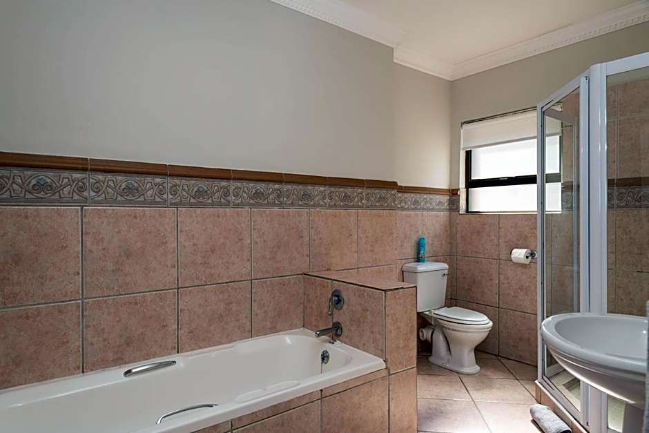 Shangri-La 6 Bedroom Ballito Beachfront KBW1