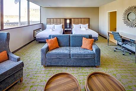 2 Queen Beds Pull Out Sofa Governors Suite