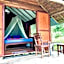 Frog Garden Hut