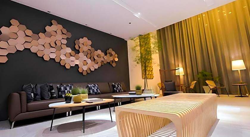 Avior Hotel