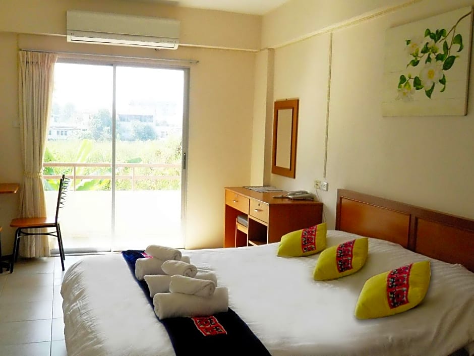 Thanapa Place – Bangkok, NY