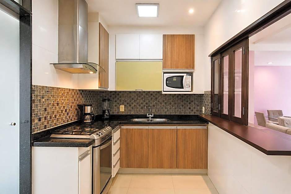 Comfortable 3 Bedrooms: Side Sea View