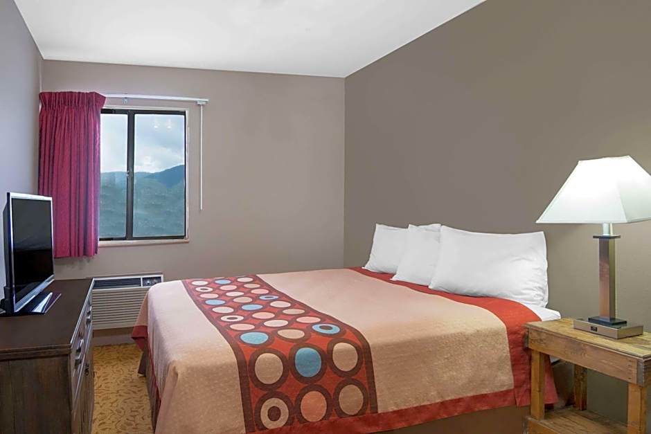 Super 8 by Wyndham Taos