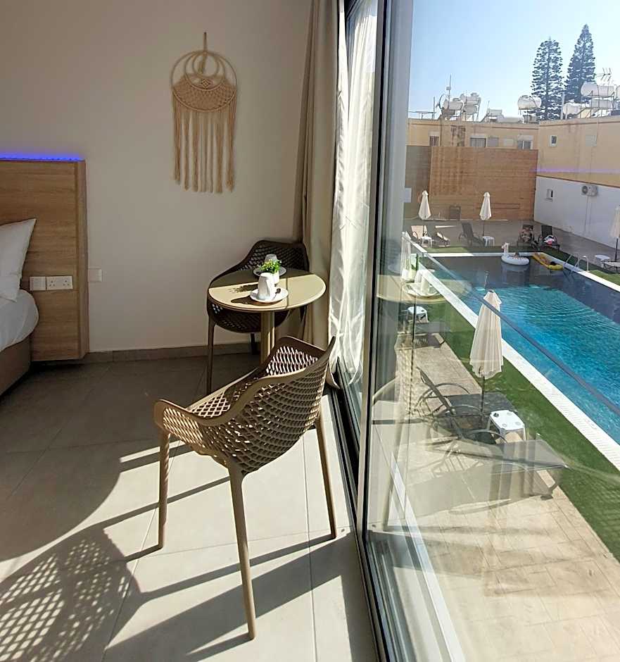 Sun Plaza Suites - Adults Only