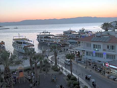 Deluxe Twin Room Type A