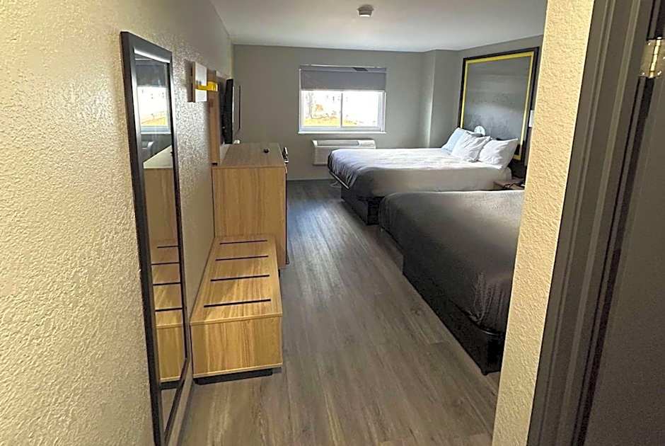 Super 8 by Wyndham Lewiston Auburn Area